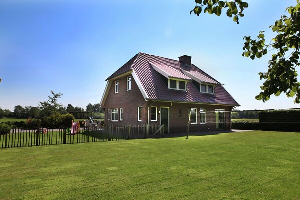 Extérieur maison de vacances [été]