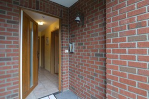 Entrance / Reception