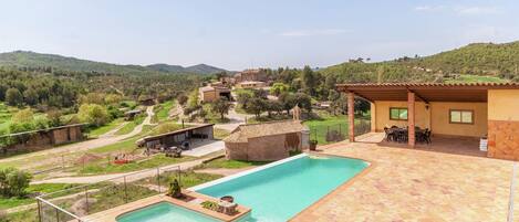 Piscina casa vacanze