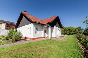 Außenseite Ferienhaus [Sommer]