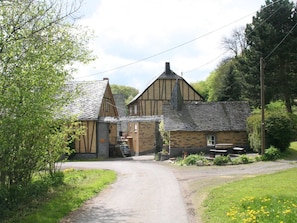 Außenseite Ferienhaus [Sommer]