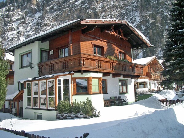 Extérieur maison de vacances [hiver]
