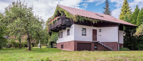 Außenseite Ferienhaus [Sommer]