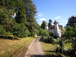 Außenseite Ferienhaus [Sommer]