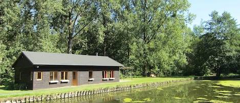 Außenseite Ferienhaus [Sommer]