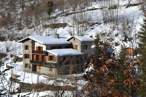 Außenseite Ferienhaus [Winter]