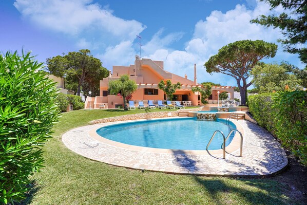 Extérieur maison de vacances [été]