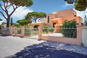 Extérieur maison de vacances [été]