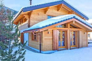 Holiday Home Exterior [winter]