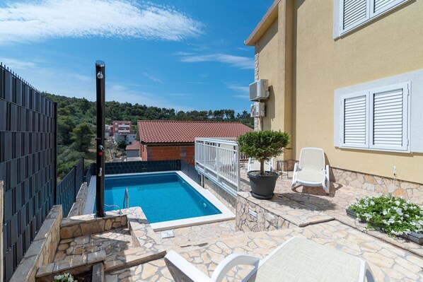 Holiday Home Swimming Pool