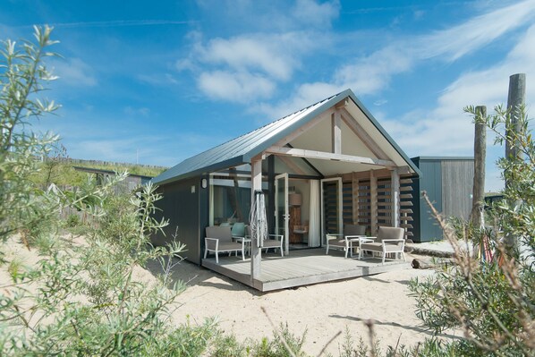 Außenseite Ferienhaus [Sommer]