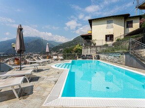 Holiday Home Swimming Pool