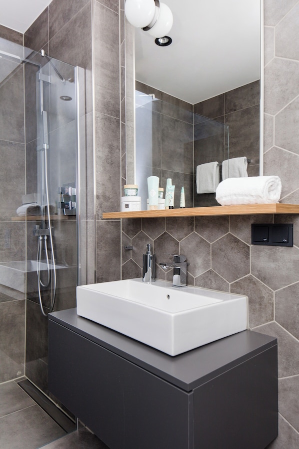 Bathroom shower