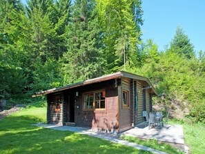 Stugans exteriör [sommar]
