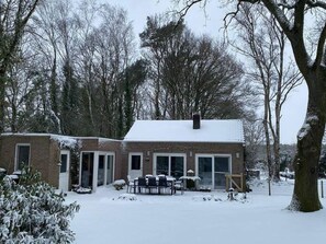 Außenseite Ferienhaus [Winter]