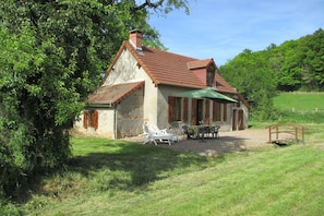 Außenseite Ferienhaus [Sommer]