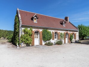 Stugans exteriör [sommar]