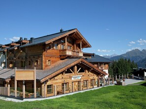 Außenseite Ferienhaus [Sommer]