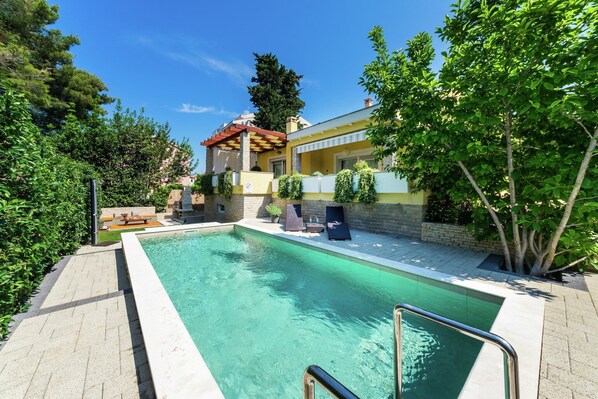 Holiday Home Swimming Pool