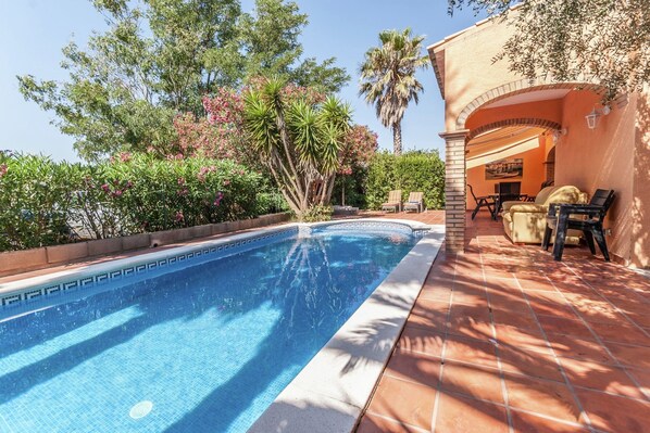 Holiday Home Swimming Pool