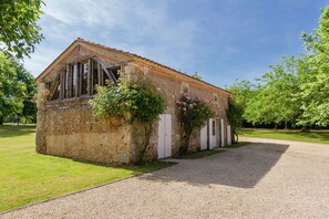 Außenseite Ferienhaus [Sommer]