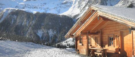 Außenseite Ferienhaus [Winter]