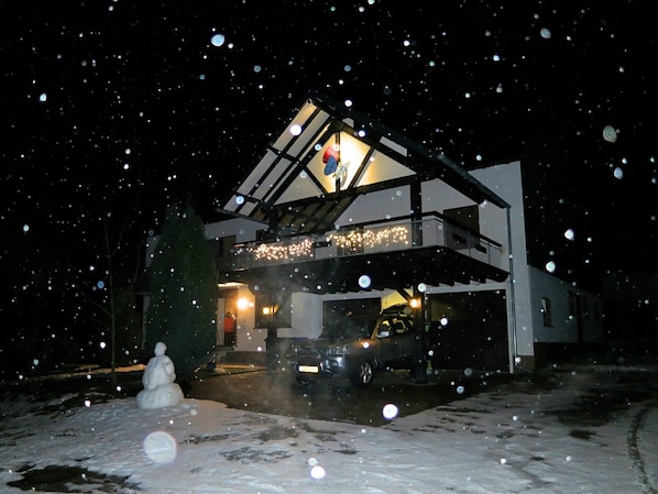 Holiday Home Exterior [winter]