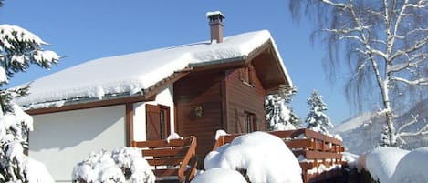 Außenseite Ferienhaus [Winter]