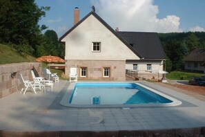 Außenseite Ferienhaus [Sommer]