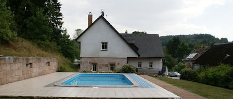 Schwimmbad des Ferienhauses