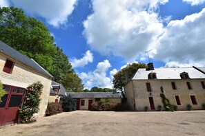 Außenseite Ferienhaus [Sommer]