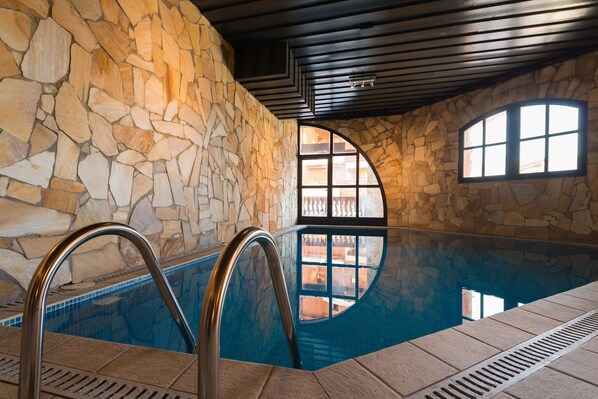 Holiday Home Swimming Pool