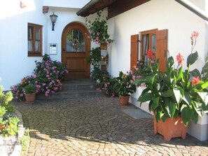 Entrance / Reception