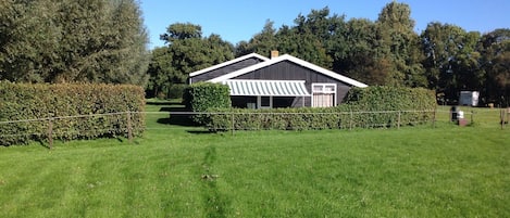 Extérieur maison de vacances [été]