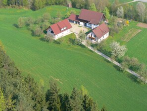 Außenseite Ferienhaus [Sommer]