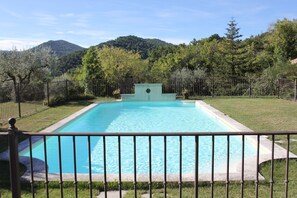 Schwimmbad des Ferienhauses