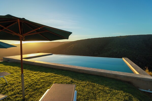 Infinitypool