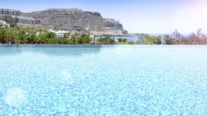 Infinitypool