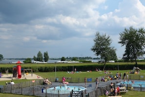 Schwimmbad des Ferienhauses