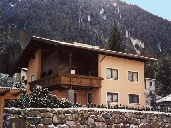 Holiday Home Exterior [winter]