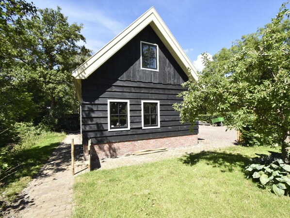 Außenseite Ferienhaus [Sommer]