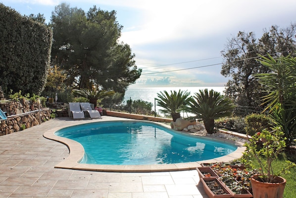 Holiday Home Swimming Pool