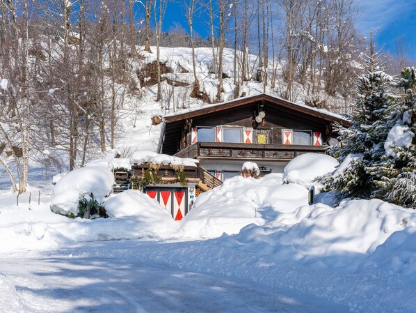 Holiday Home Exterior [winter]