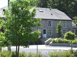 Außenseite Ferienhaus [Sommer]