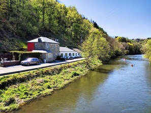 Außenseite Ferienhaus [Sommer]