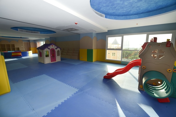 Children’s play area – indoor