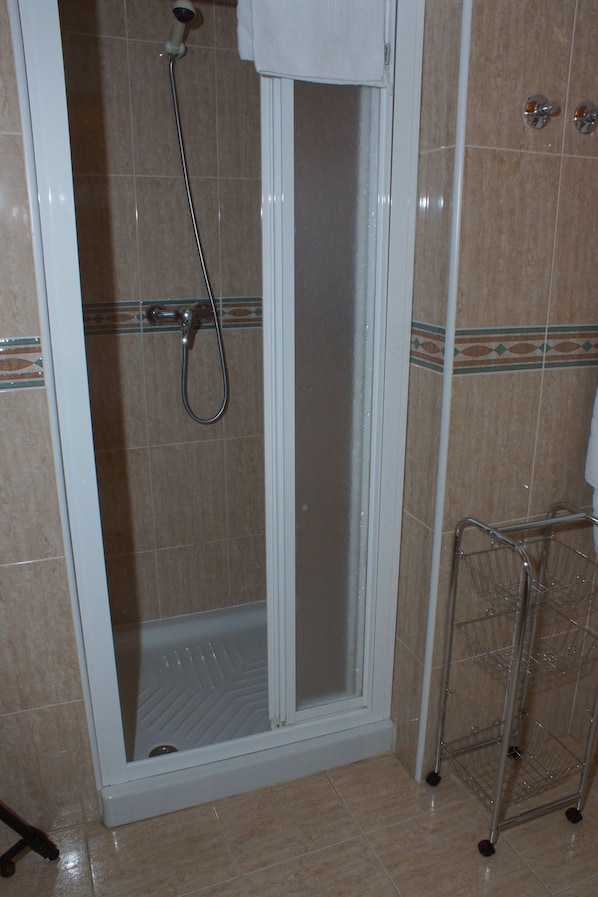 Dusche im Bad