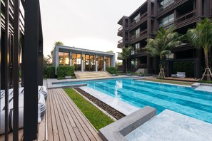 屋外プール