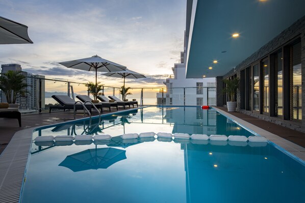 Rooftop pool