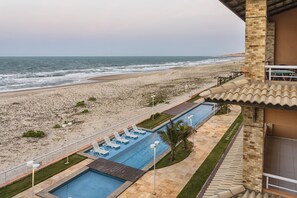 Vista para praia/oceano
